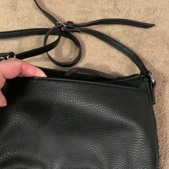 Nine West Leather crossbody purse. 10” in approximate length. Zipper closure. - Picture 4 of 7